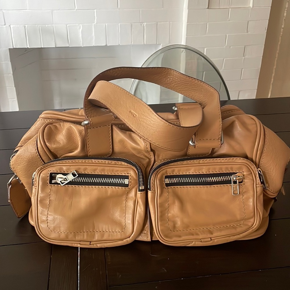 100% authentic Chloe Leather Betty Shoulder Bag